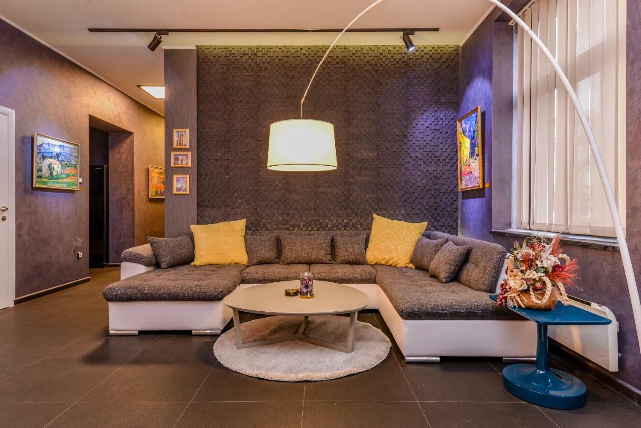Champs-Elysees Sofia 2-Bdr, 2-Bthr Tsar Simeon Suite By Flat Mаnager Luaran gambar