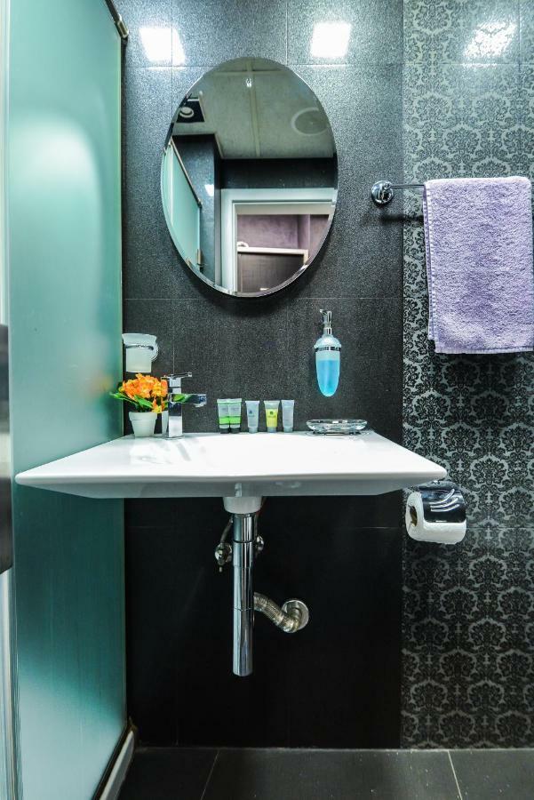 Champs-Elysees Sofia 2-Bdr, 2-Bthr Tsar Simeon Suite By Flat Mаnager Luaran gambar