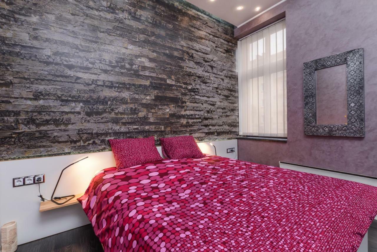 Champs-Elysees Sofia 2-Bdr, 2-Bthr Tsar Simeon Suite By Flat Mаnager Luaran gambar